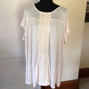Suzanne Betro top size2x